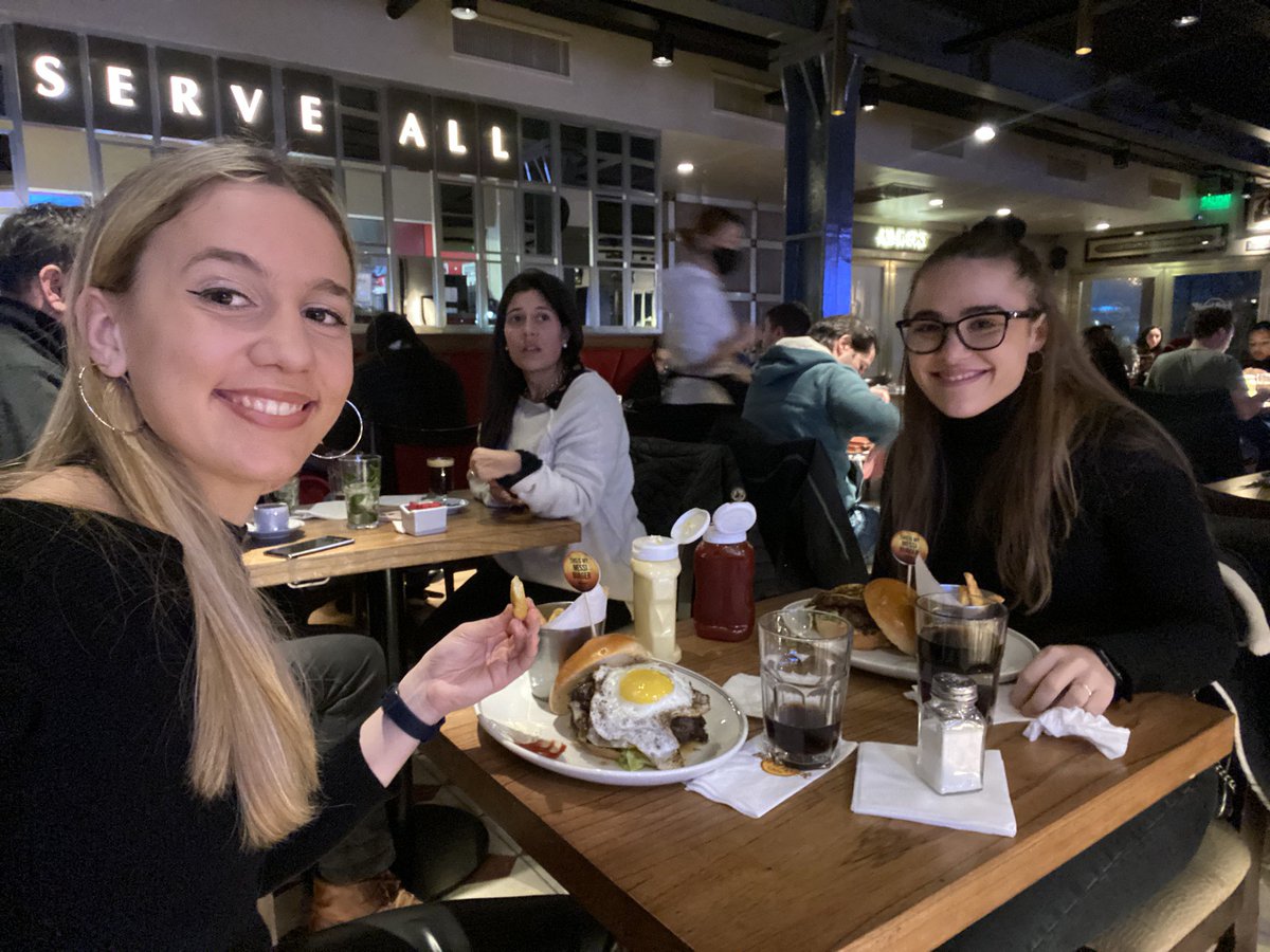 GRACIAAAS por la invitación <a href="/HardRockCafeBA/">Hard Rock Puerto Madero</a> la Messi Burger fue lo mejor que nos pasó😍🙌🏻