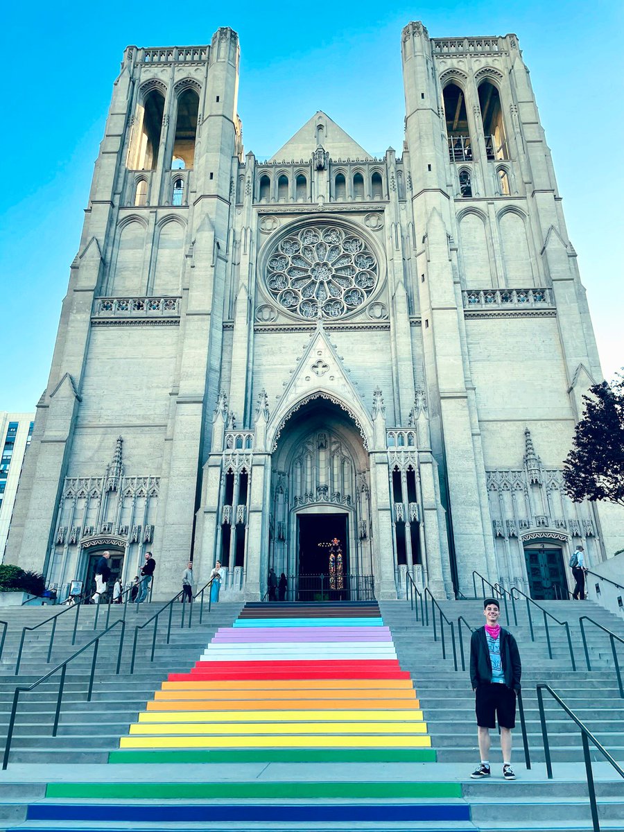 fauver_jared's tweet photo. Day 4 of 365 selfies!
My first ever pride since being 'out' will be in San Francisco!!! Happy pride everybody!

#PrideMonth #Pride2022 #SanFrancisco #gaypride2022 #selfie  #SelfieDay https://t.co/9y5jeHumex