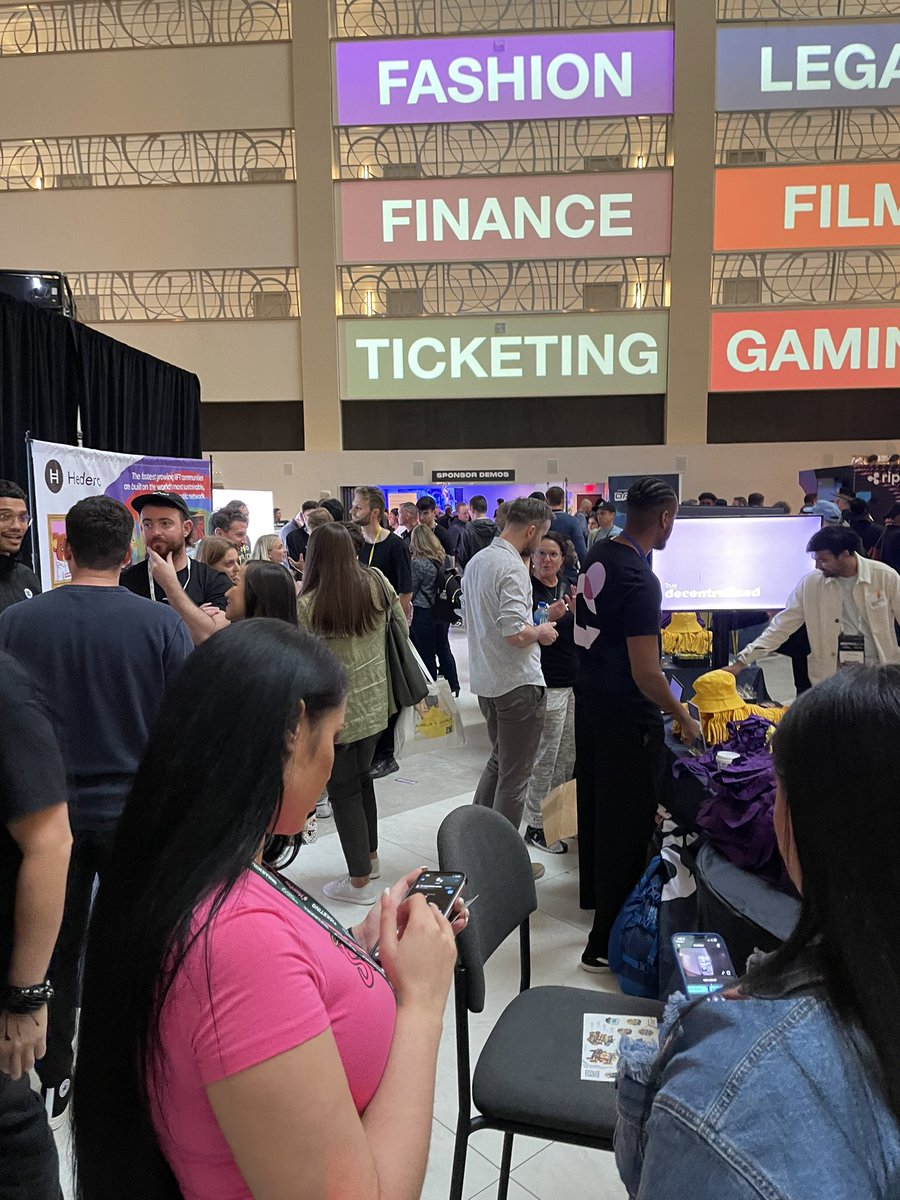 MSB_exploring's tweet image. Those 3 days flew by, thanks to @NFT_NYC for organizing such a cool event with such amazing people! #NFTNYC2022 #nftnyc #nft