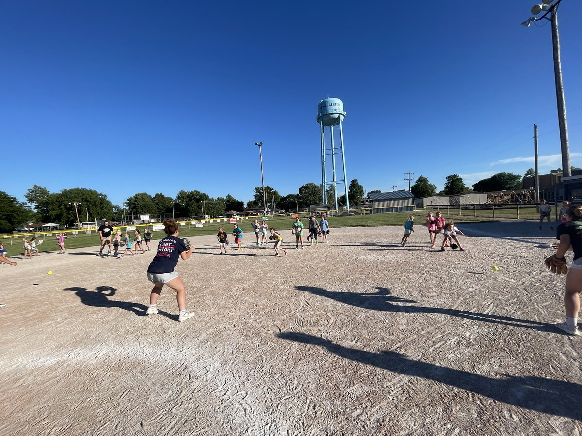 gabbymcintire27's tweet photo. Last day of softball camp for our little Panthers. They improved so much just in 4 days. Keep practicing and dream big!!! The future is bright 😎 excited to do it all over again next week with our older Panthers!! 🥎 @chuckgrable @PioneerRegional https://t.co/jlMDfBXhHH