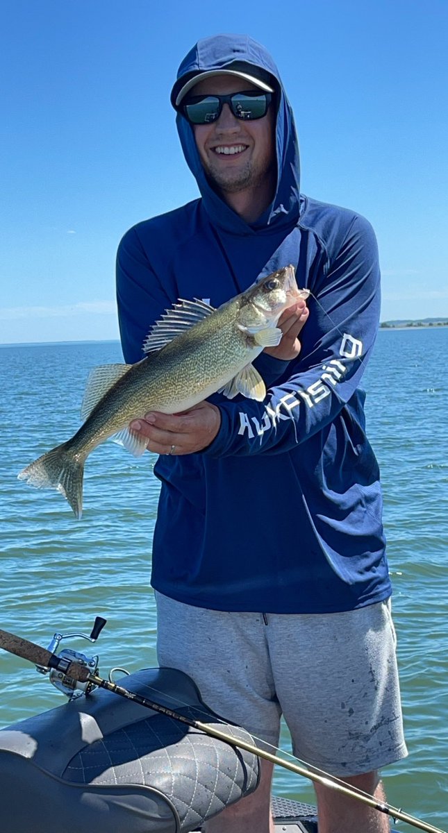 JNelly43's tweet photo. I thoroughly enjoy my job…but I really enjoy playing hooky on a sunny summer day…especially when we can find a few of these!  #LimitsOnly #PSBFishingTeam https://t.co/Ji0kiebfvY