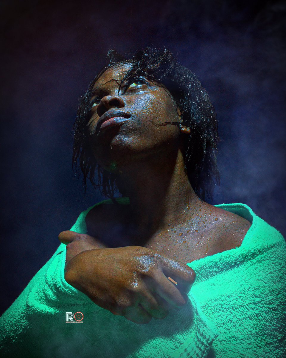 RobertsOriginal's tweet photo. Light always shines in the dark💯🔥#breastislife #dreamsmptalks #photooftheday #photography #Creator #Cryptocurency @baby_jay @edosartistry https://t.co/cK5e1jDJLa