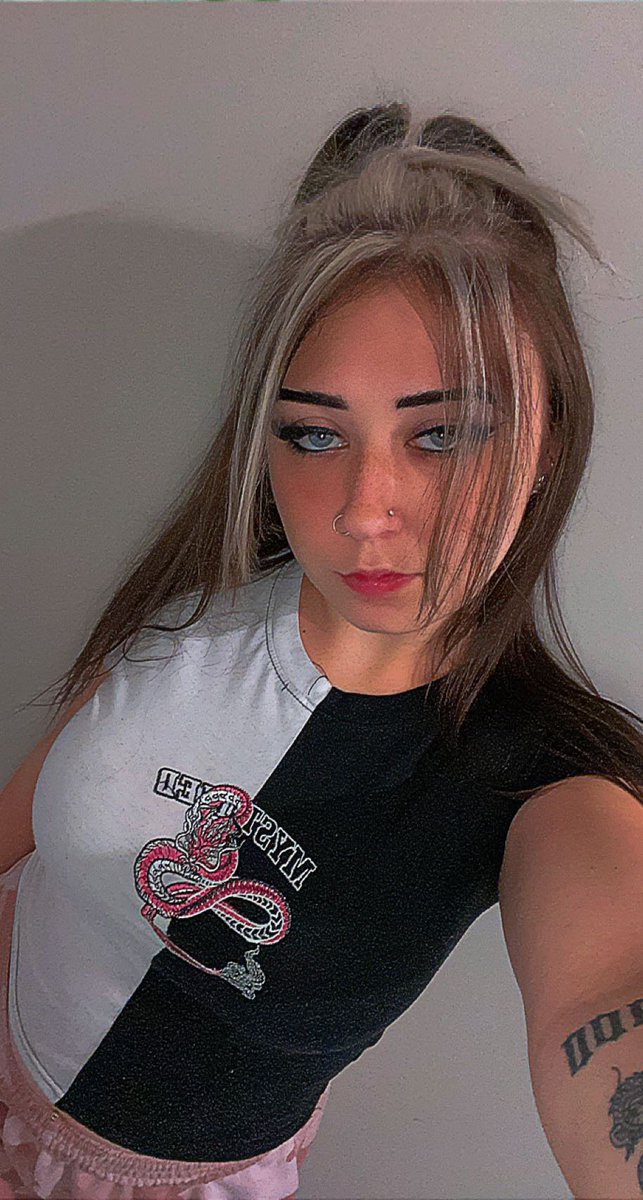 Babyy Girl tweet media