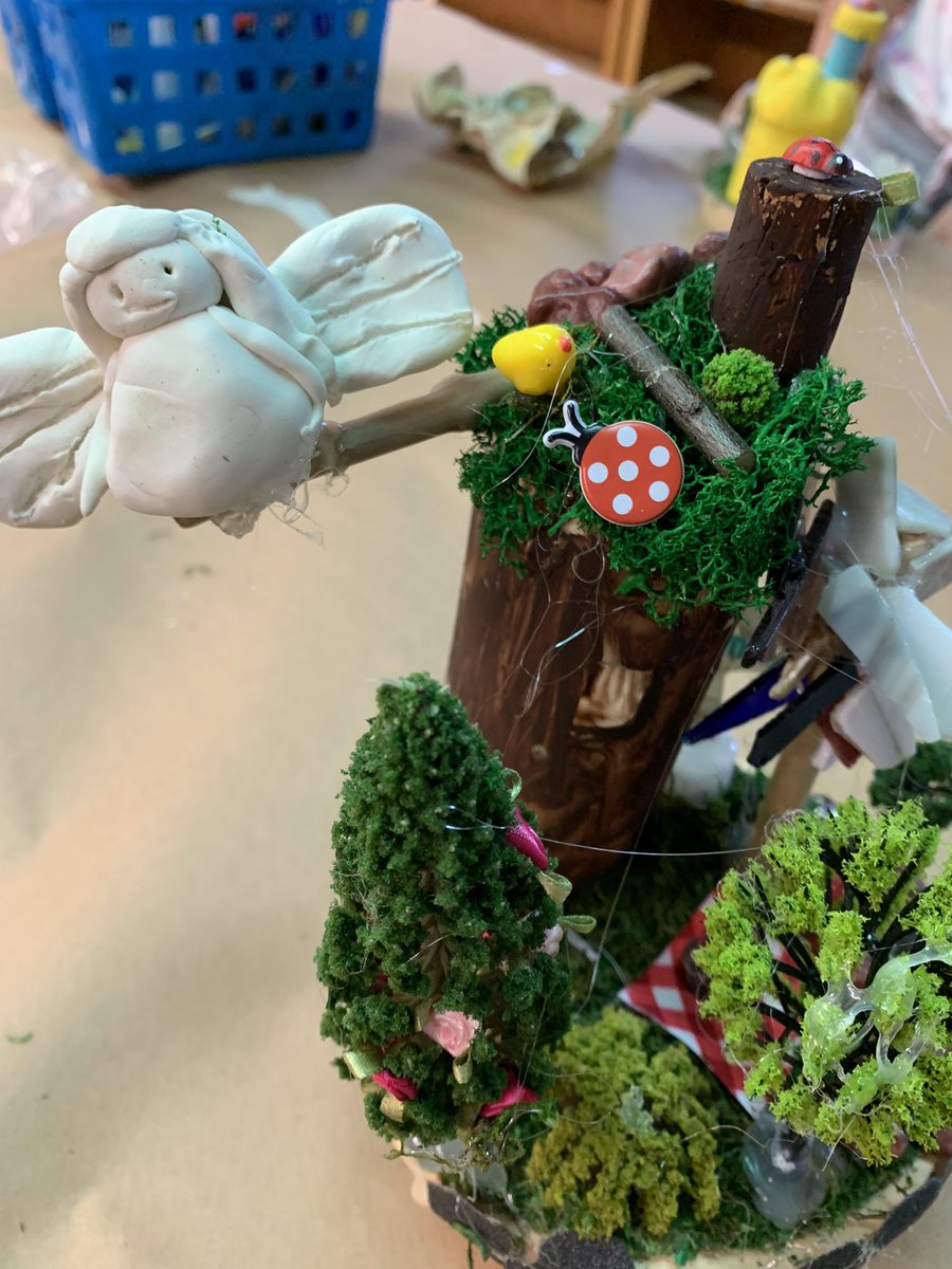 jdriceart's tweet image. Fault/gnome houses in Recyclable sculptures class. #SPSExplore #SPSArtworks #SPSBingham