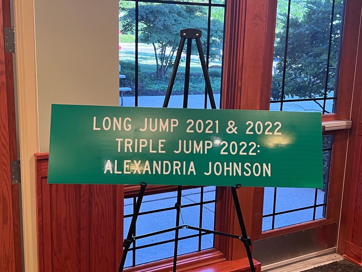 HuntleyHS tweet media