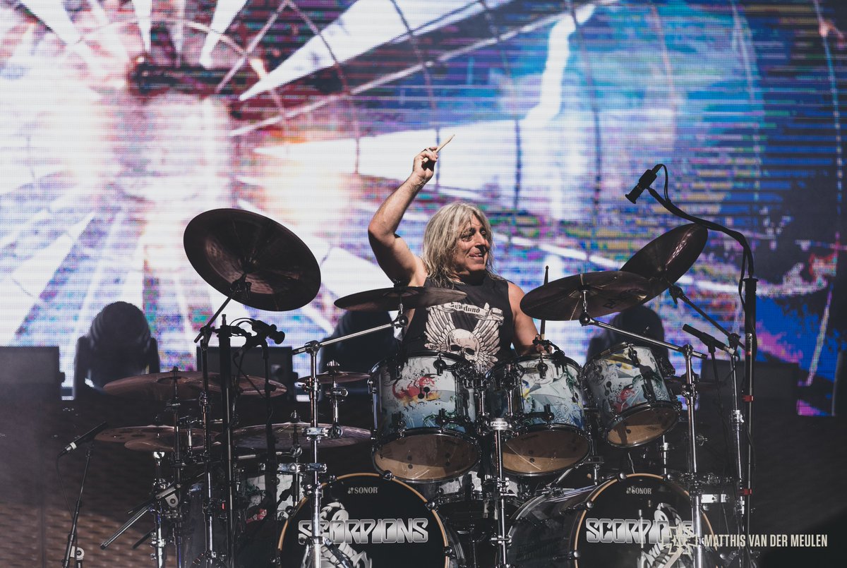 hellfestopenair's tweet photo. 🦂@scorpions🦂

📸: @toulstouille 

#hellfest #hellfest2022 #openair #festival #france #clisson https://t.co/MCoPVd0InT