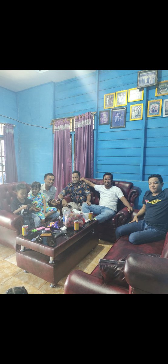 pdimahi2's tweet photo. Sejuta kenangan dengan para pejuang pada eranya, hubungan persahabatan ini terjalin sejak 14 tahun yang lalu, hari ini dan nanti semoga sillatuhrahmi tetap bisa kita jaga, kita memang tidak sedarah tapi disaat ada yang terluka kita juga saling merasa. https://t.co/pTCt6mGpUU
