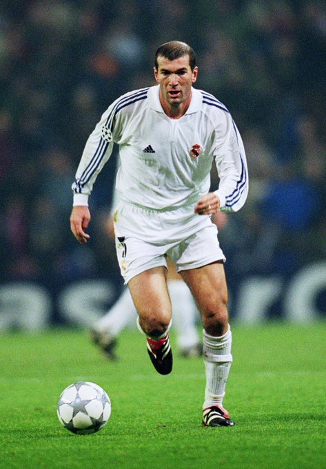 Happy Birthday to one of my favorites of all time, Zinedine Zidane. One of One. We love you, thank you.

Big 50 !  