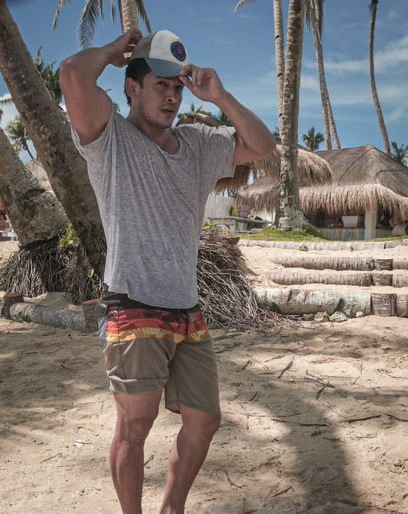 Morning Surf 🌞🏄‍♂️🌊🤙🏼

__________
#islandlife #siargao #surf #shaka #islandvibes