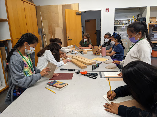 pfspasadena's tweet image. Check out our PFS! 5th and 6th grade girls designing and creating during our new woodworking class at Westridge PFS!!