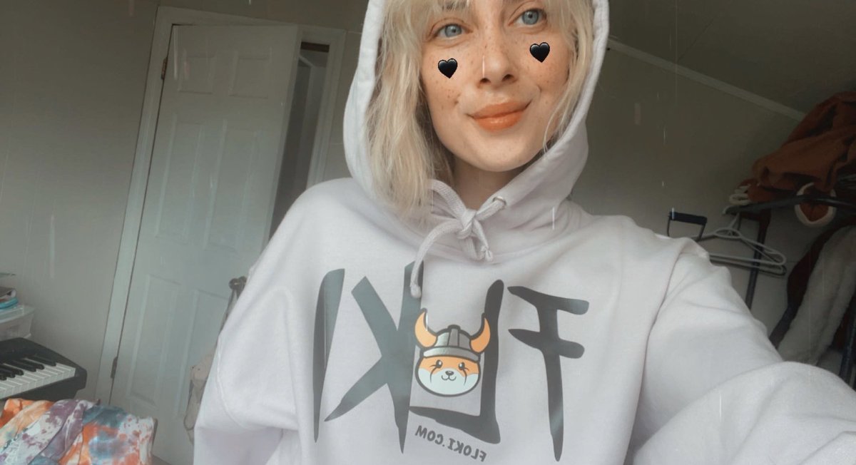 cryptokillshots's tweet photo. I accidentally died my hair kinda green today but I made a new sweater! 💜
#FlokiFresh #Floki #MatchingSweaters @RealFlokiInu https://t.co/rJnpwVNCet