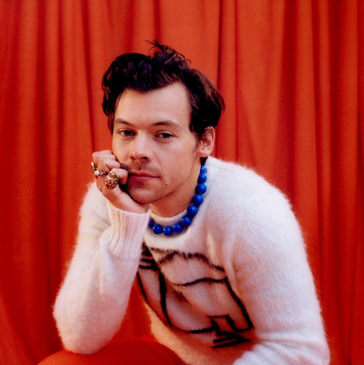 BuzzingPop's tweet photo. 6 years ago today, Harry Styles signed a solo record deal with Columbia.

Since then, Styles earned two US #1 hits, won a Grammy, broke streaming records &amp; sold out first solo stadium show. He has also ventured into acting, starring in two lead roles in films out later this year. https://t.co/6tQmoGftyM