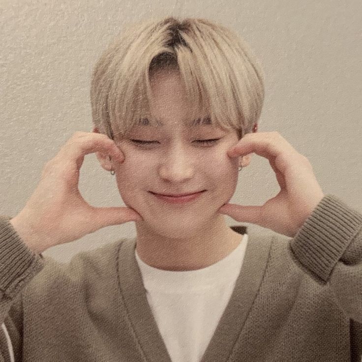 YJW0NILY's tweet photo. happiest birthday to the loml 🥺🫶 https://t.co/7oM6tWfA6Z