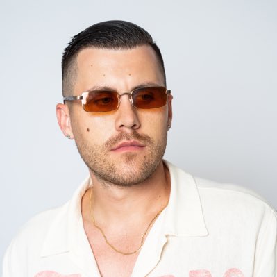 #NewProfilePic “I’m in Miami”