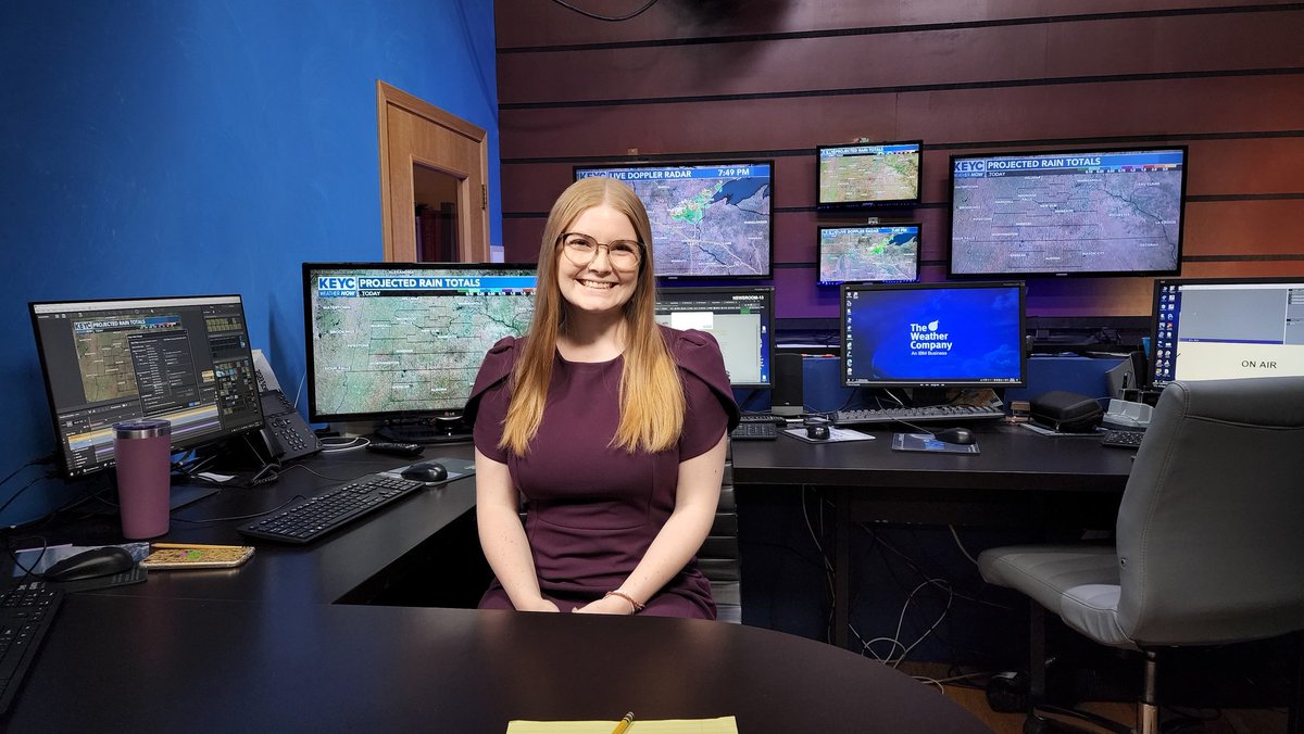 If you see a new face in front of the weather maps, it's our awesome meteorology intern @MerzEmily. She'll be doing some weathercasts and will  have fun forecasting our crazy Minnesota weather here at @KEYCNewsNow this summer. Emily will be a senior at @msstate in the fall. https://t.co/gXJiCkyimd
