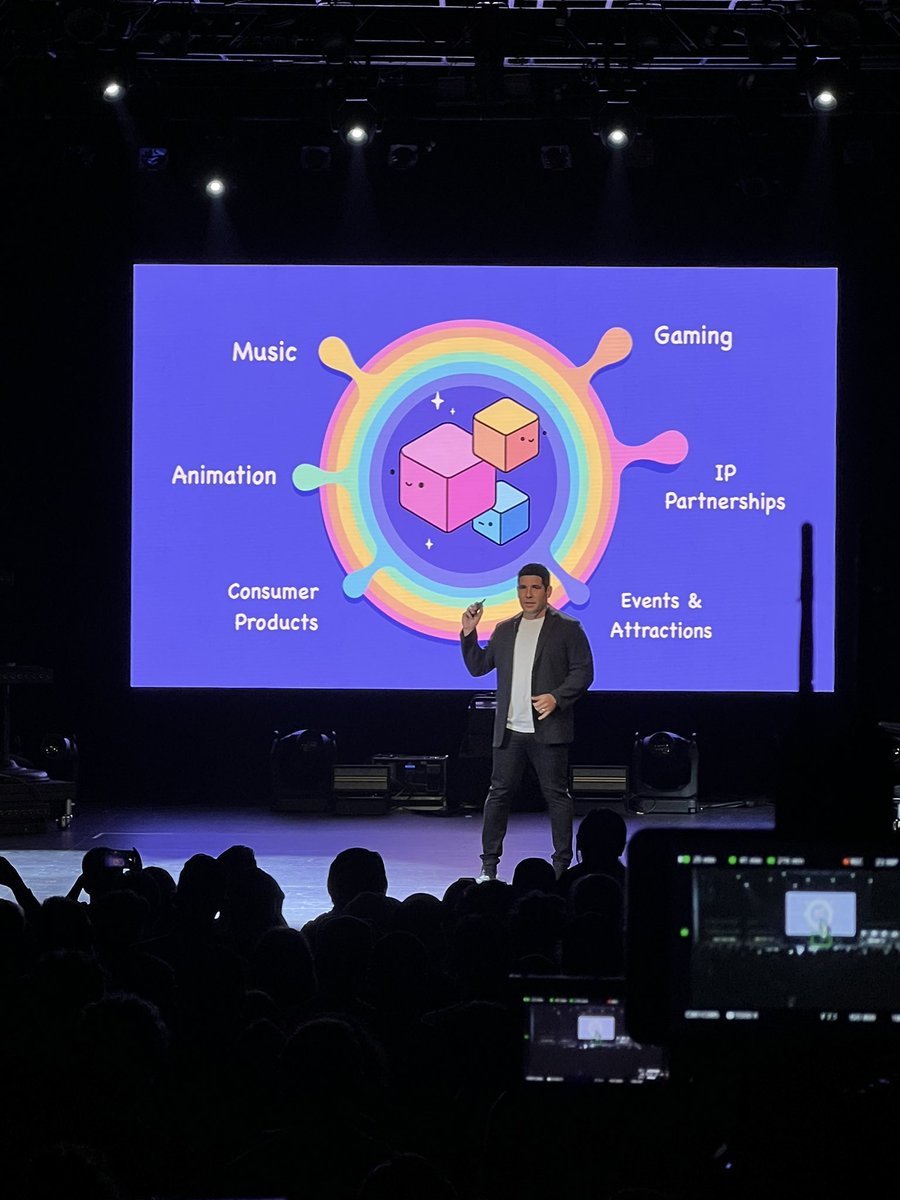 Doodles stealing the show in NFT NY…getting live updates from the <a href="/RainbowPukers/">Rainbow Pukers</a> fam 🌈 🤮