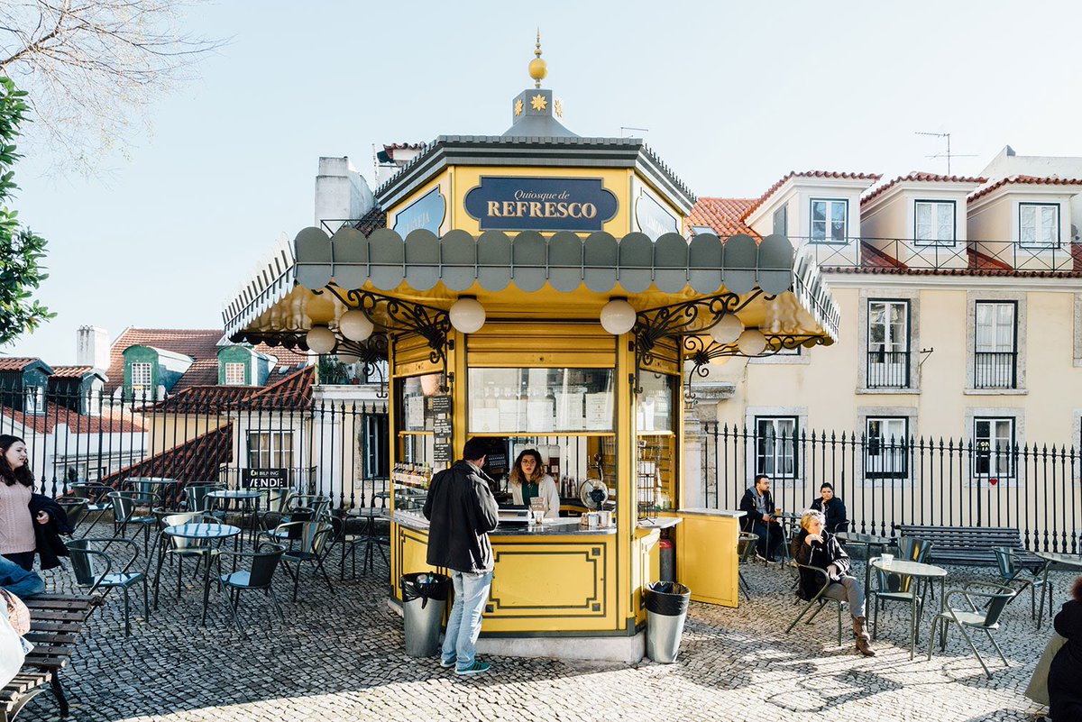 donnelly_b's tweet photo. Lisbon’s cafe kiosks are so wonderful. They anchor public life, place-make, and help to brand the city. If I were running for mayor of Toronto (which I’m not), I’d propose the following 👇 #TOpoli https://t.co/0d3hKaRub6