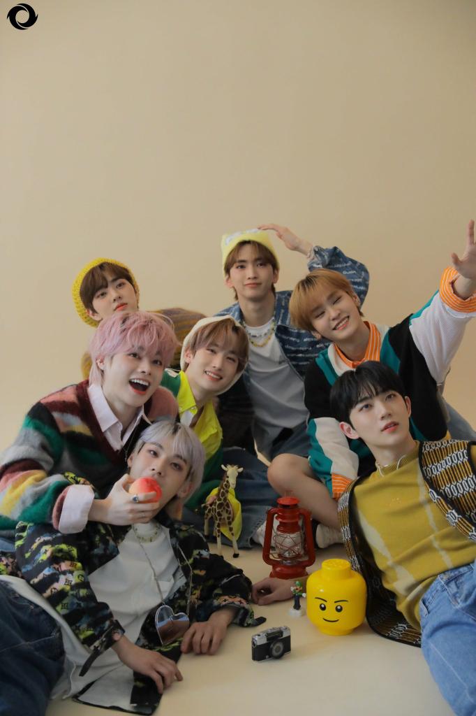 seokhloves's tweet photo. ¡Hola!, mi nombre es Alex, tengo 14 años, soy de Venezuela.
Conozco y staneo a los chicos desde el predebut, y en el caso de hanbin desde « I land » mí bias es Hyuk, mi Wecker Hwarang y me gustaría conocer a más gente del fandom <3

#iEIntegration #TEMPEST #템페스트 https://t.co/fCpi4D5gdt
