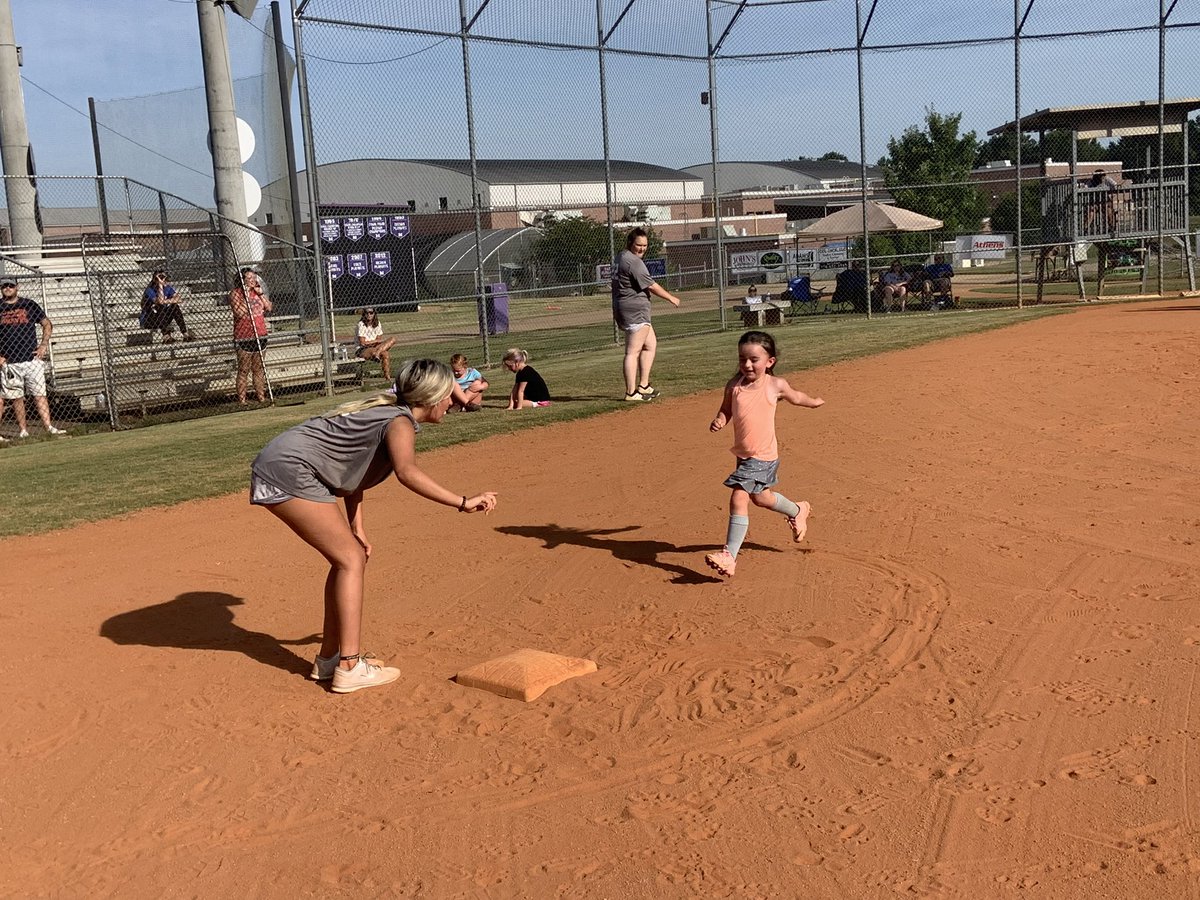 Monroe Area Softball tweet media