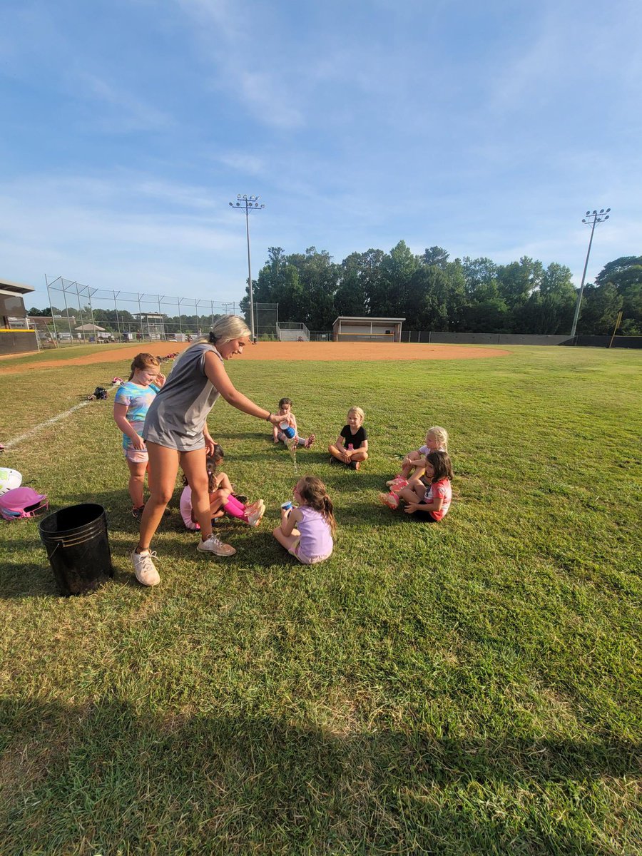 Monroe Area Softball tweet media