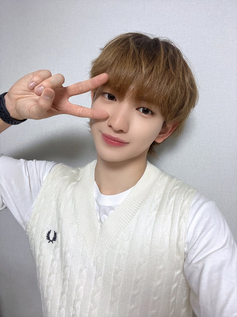 seokhloves's tweet photo. Rt si crees que Lew es el mejor leader que Tempest podría tener. Nuestro beautiful y talented boy.

#iEintegration #TEMPEST 

/ ¿eres iE? ¡seamos amigos! https://t.co/KWasEwlnvo