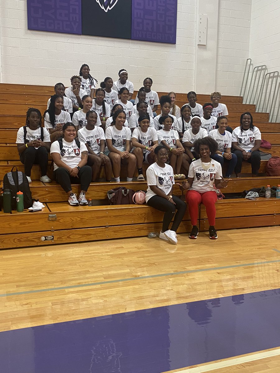 lockhartkayla24's tweet photo. Great day today…. Dream Big Basketball clinic @agnesscott college and attending the @AtlantaDream basketball game tonight. I met #1 draft @howard_rhyne and USC’s  @zia_cooke https://t.co/sbk4nyV7o8