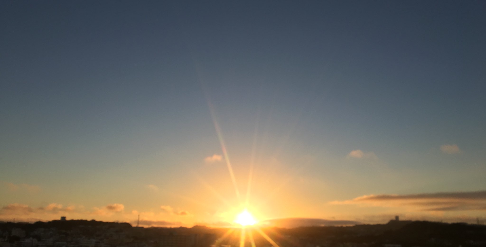 かわたる A New Dawn Sunrise Sunrisephotography Horizon Newdawn Newday Sunnyday Naturelovers Landscape Photography Japan 暁 曙 夜明け 黎明 有明 朝日 日の出 朝焼け 太陽 空 写真 風景写真 自然