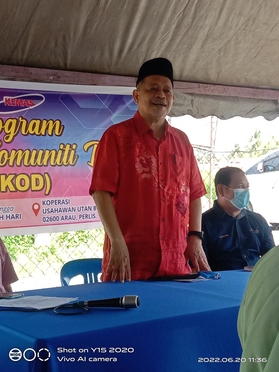 dahlinas's tweet photo. Di Perlis DS @shahidan_kassim boleh adakan jualan ayam utk rakyat dgn hanya RM6 sahaja. Ikan juga ada. Syabas dan Tahniah DS.
@umnoonline 
@Suara_UMNO 
@PuteriUMNOMy https://t.co/cO8L7H5Mjj