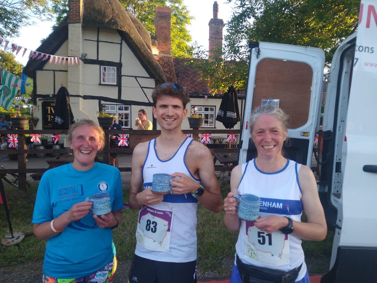 ChippHarriers's tweet photo. A good turn out from the @ChippHarriers at @CalneRC Heddington 5km last night, we also picked up 50% of the prizes! Well done all! #running @Phoenixmum https://t.co/O6WuH9GLRc