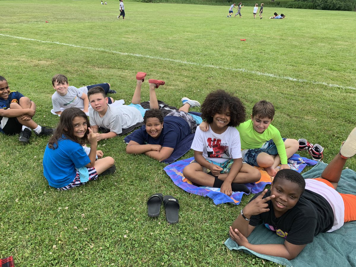 henning_CHE's tweet photo. More fun in the sun today! I can’t believe we only have two days left with these almost 5th graders!! https://t.co/SxHGEn3z7M