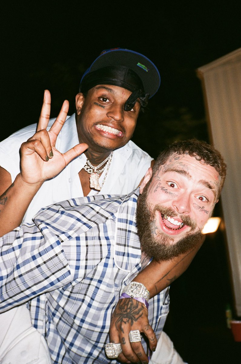 dill35mm's tweet photo. Post Malone and Ski Mask at Summer Smash 2022 
@PostMalone @THESLUMPGOD https://t.co/Oe2d6lrlgd