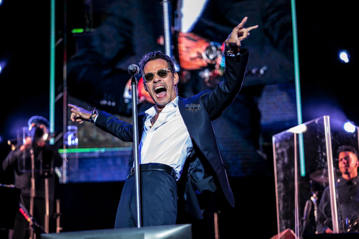 MyiPop.net tweet media