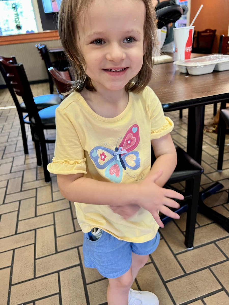 alexgarnerccbc's tweet photo. We gave her 3 dollars and she thinks she’s rich. Let her have her moment… #checkpockets https://t.co/JqsQWNJ9SE