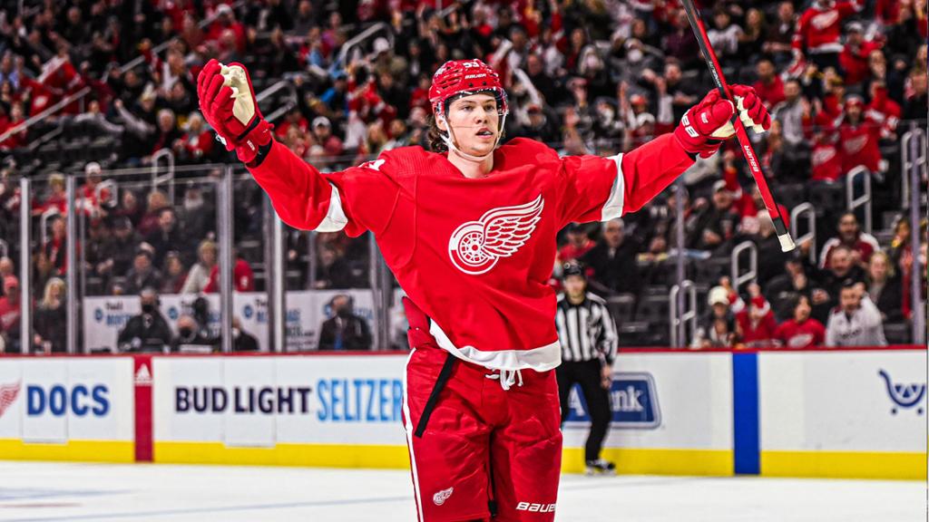 WingedWheelPod's tweet photo. @DetroitRedWings LET'S GO MO! ROOKIE OF THE YEAR! #LGRW https://t.co/r5x8kp8GFh