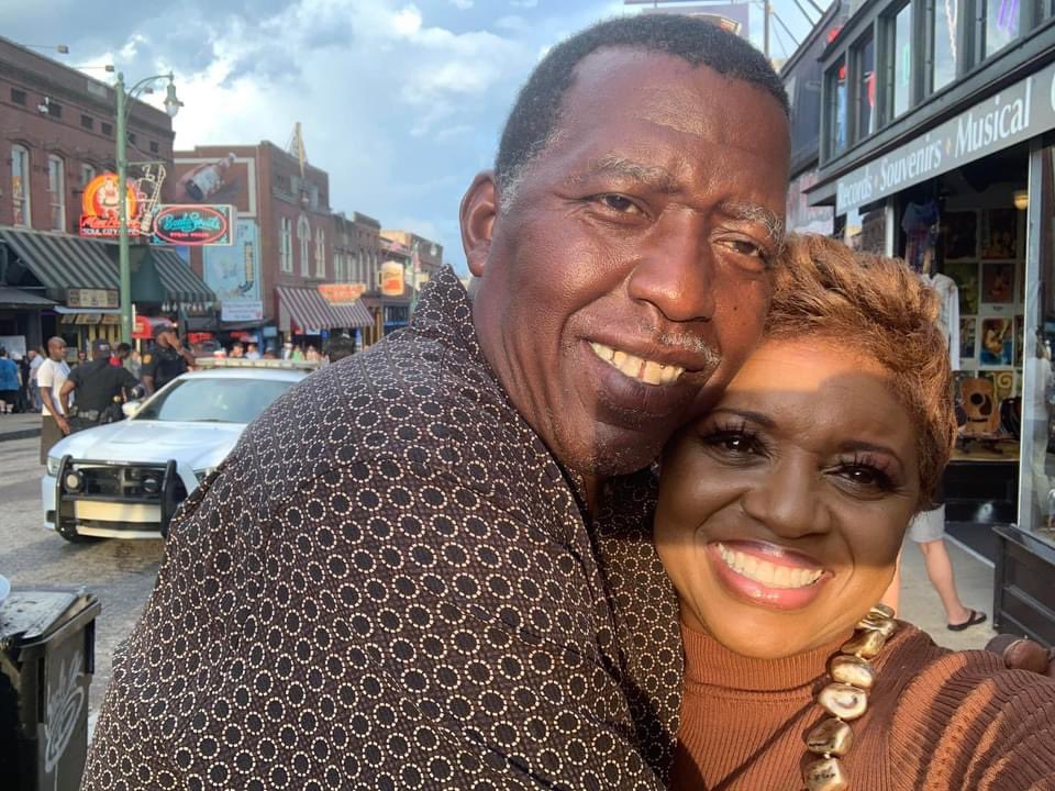 April Thompson tweet media