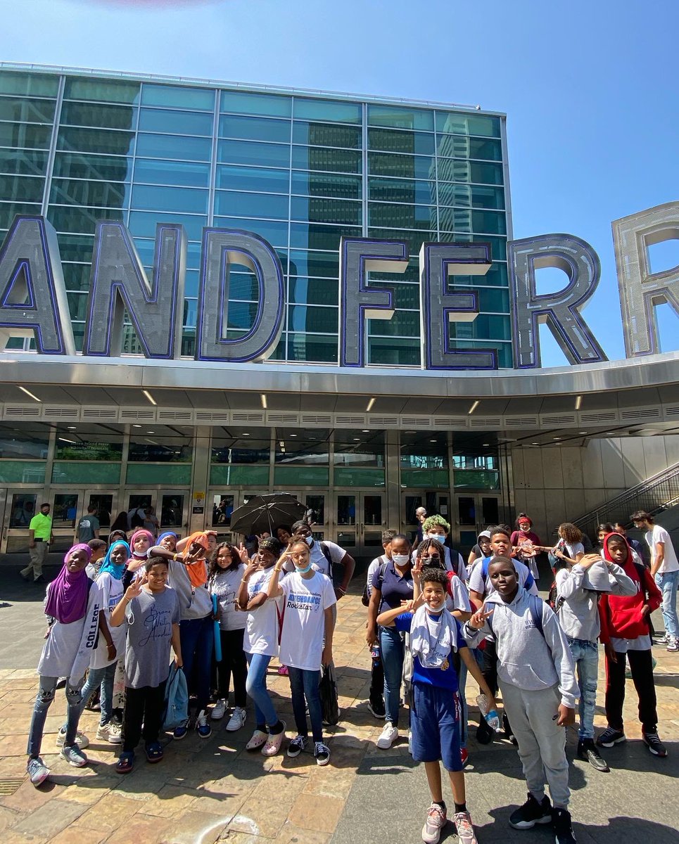 BWA09x323's tweet photo. Staten Island Ferry field trip! More info at https://t.co/7exGWeS6rE @ucs_uft @CSD9Bronx #NYCDistrict9 #BronxCouncilDistrict16 #BronxCommunityBoard4 @NYCSchools @NYCMayorsOffice @DOEChancellor @nycgov https://t.co/ZE69mUIzDV