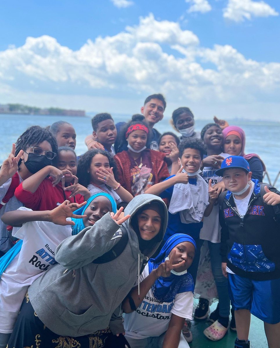 BWA09x323's tweet photo. Staten Island Ferry field trip! More info at https://t.co/7exGWeS6rE @ucs_uft @CSD9Bronx #NYCDistrict9 #BronxCouncilDistrict16 #BronxCommunityBoard4 @NYCSchools @NYCMayorsOffice @DOEChancellor @nycgov https://t.co/ZE69mUIzDV
