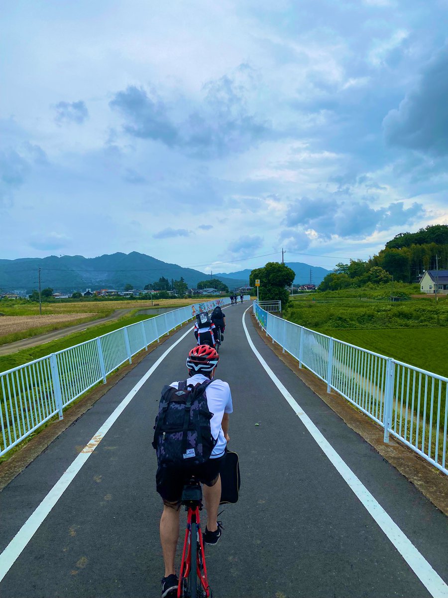 NUCEcycling's tweet photo. つくば霞ヶ浦りんりんロードに行ってきました🚲
初めて参加する部員も数名いてハプニングもありましたが無事全員140km完走！
今年度は色々な所に行きたいですね😊 https://t.co/UHAzbHYeoi