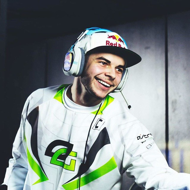 INTELOpTic's tweet photo. CONGRATULATIONS @Nadeshot &amp; @HaleyHey_!!!

From a young man working in McDonalds, to a Call of Duty LEGEND, to running one of the biggest esports organisations in the world... but this is your biggest achievement yet.

I've got a great idea for your best man too... @scump ;) https://t.co/eFtiSRw1FZ