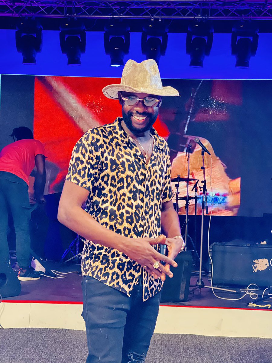 2stvsenegal's tweet photo. 🎉LA FÊTE 🥳 NE S’ARRÊTE PAS…VOTRE PLATEAU SPÉCIAL LIVE AVEC ALIOUNE MBAYE NDER C’EST EN DIRECT ET À L’INSTANT AVEC #DJLHEUCHA, #TAPHATOURE, #KHADIJAPATRA ET #RACKYAIDARA À LA PRÉSENTATION 🎉 https://t.co/ntJZTAKRCM