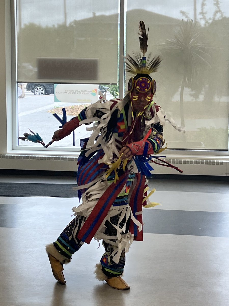 Ali2jacks's tweet photo. ⁦@PrairieHope_BSD⁩ alumnus Sam Jackson shares his dancing talents with many appreciative students and staff as we celebrate #NIPD2022 Thank you Sam, https://t.co/lMyPFbVlYA