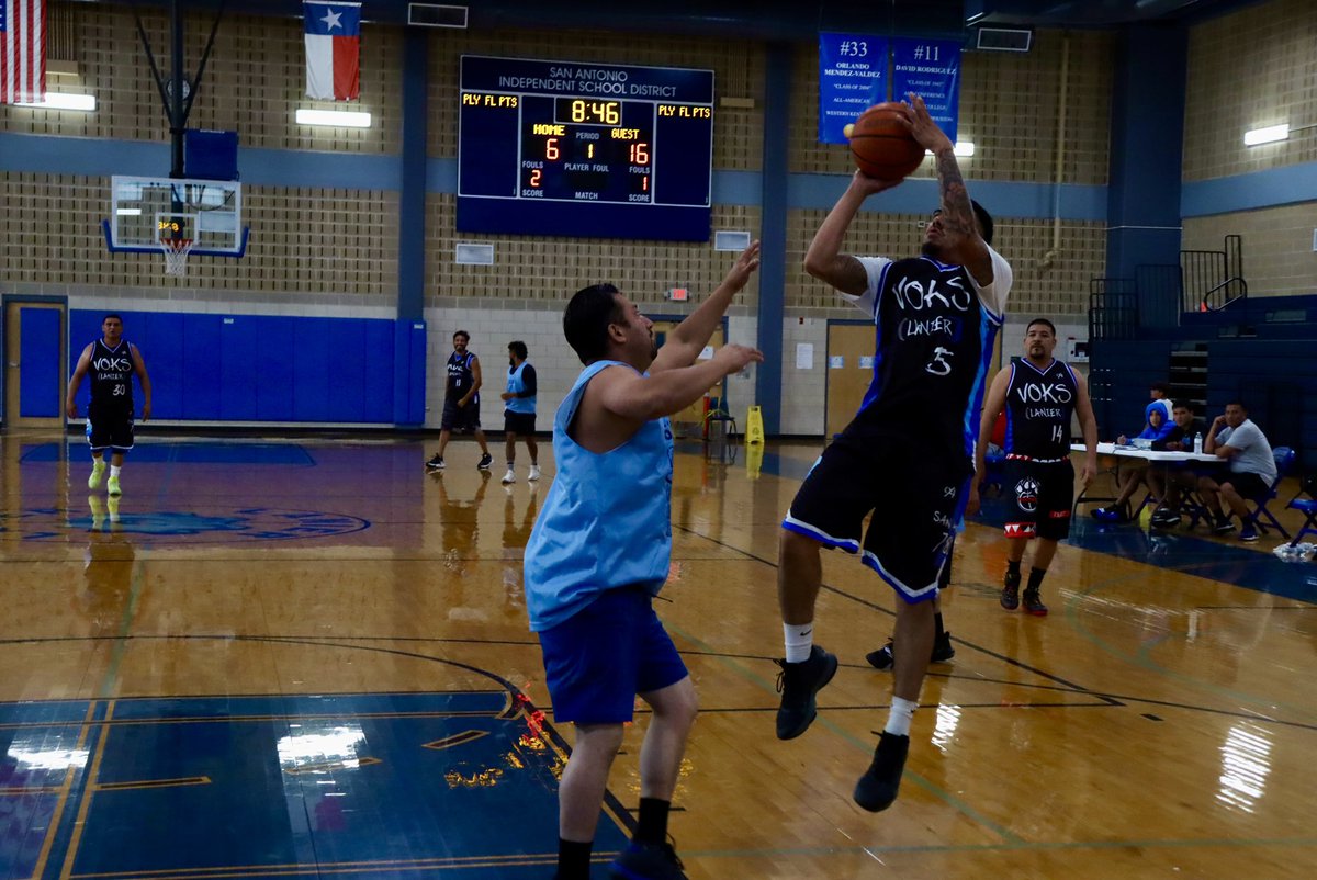 SA_lanierLFC's tweet photo. Was lucky enough to witness the first annual Lanier alumni basketball tournament this past weekend! Here are some of the pics. Shoutout to @vokshoops for putting this together. https://t.co/fC19lYkXPF
