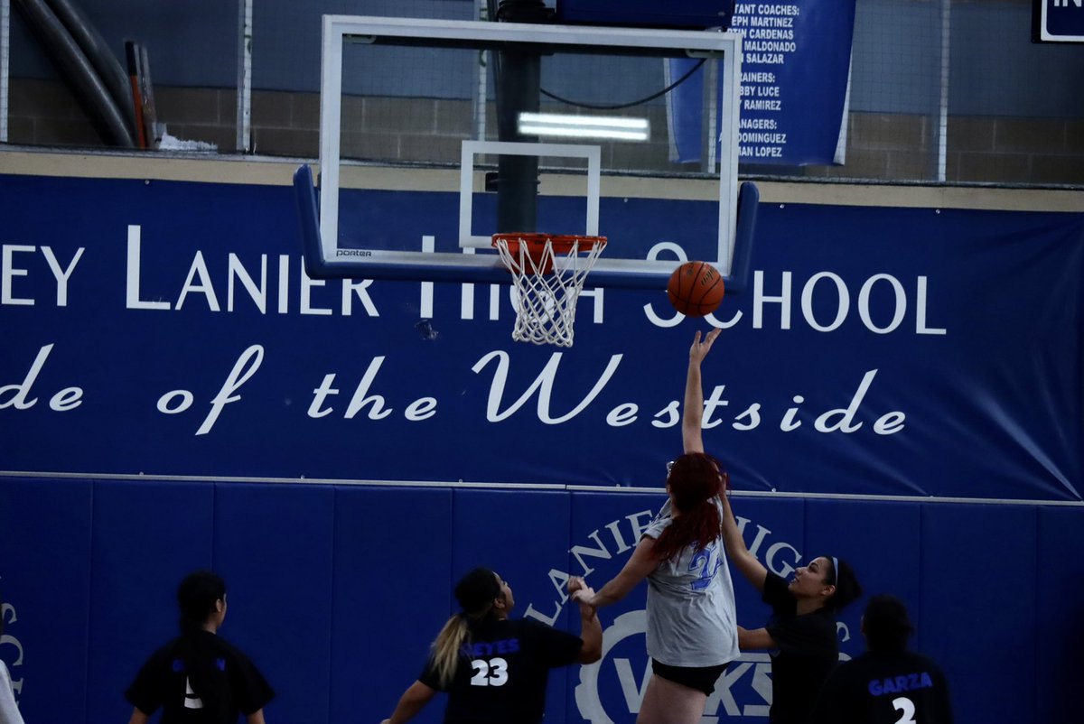 SA_lanierLFC's tweet photo. Was lucky enough to witness the first annual Lanier alumni basketball tournament this past weekend! Here are some of the pics. Shoutout to @vokshoops for putting this together. https://t.co/fC19lYkXPF