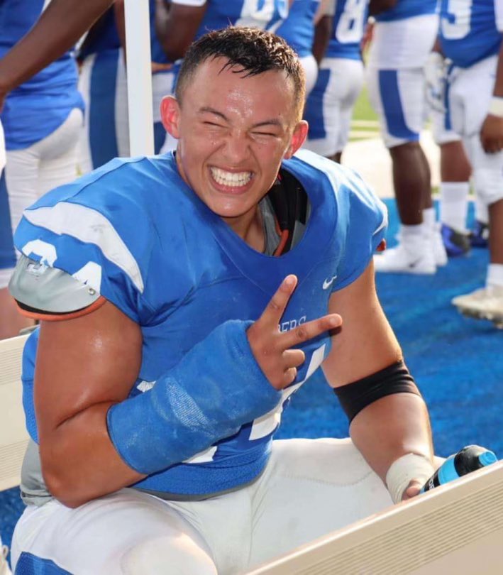 Even when I’m giving 110% on the field, still gotta smile for the camera📸📸#Grinding #footballlife