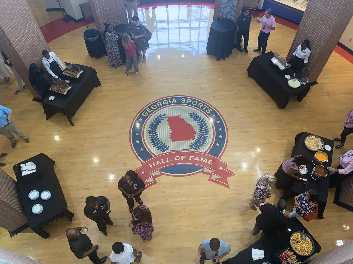 Thank you @MaconBibb business community for supporting our Business After Hours <a href="/GAsportsHOF/">Georgia Sports Hall of Fame</a> w/<a href="/macon_chamber/">Greater Macon Chamber of Commerce</a>. Great food by <a href="/GoodwillWorks/">Goodwill of Midddle Georgia</a> in an amazing atmosphere. #MOMCares