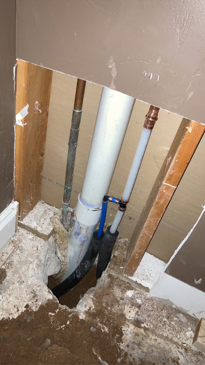 lgregorygolf's tweet photo. I got the plumbing and my brother got the heat & air baby 🔥👍🏻 #Gregorys #Tradesmen @lgregory117 https://t.co/OElPrPYvyQ