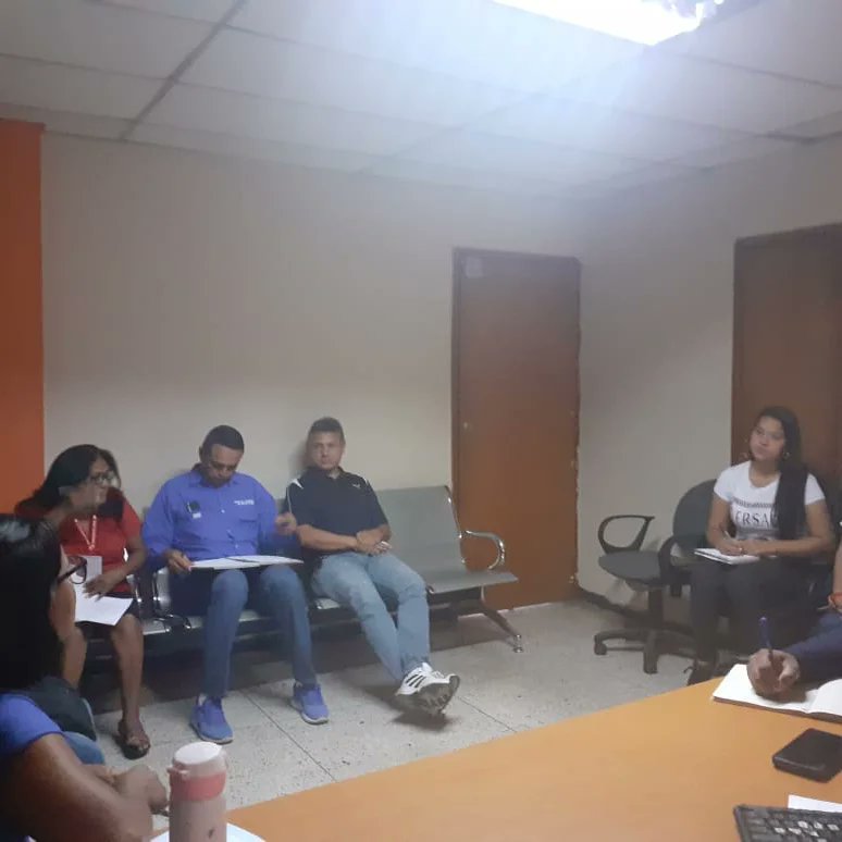 Secalimentacio1's tweet photo. #21jun🇻🇪|Este martes en la mañana se realizó mesa de trabajo en la sede de Fundei del Estado Mayor de los pueblos indígenas dónde participaron los diferentes entes adscritos al Ministerio, esto con la  finalidad de brindarles a nuestros pueblos indígenas una atención de calidad. https://t.co/iVIqzDGbBb