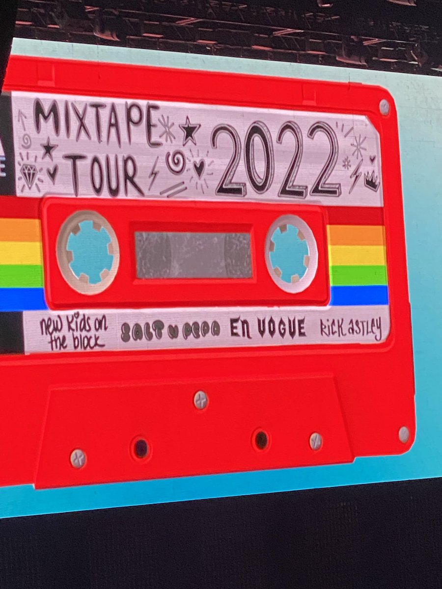 StaceyLike's tweet photo. NKOTB has my ❤️ #nkotbmixtapetour2022 https://t.co/ekh16CIFav