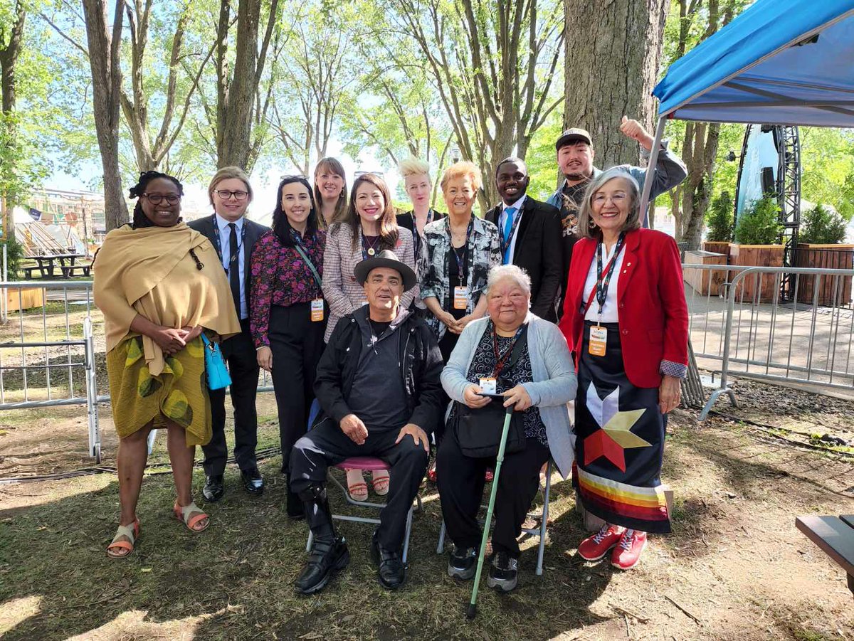 PascaleFournie4's tweet photo. Grateful to Dr. Marie Battiste ('Lnu Nation) &amp; Dr. Lorna Wanosts'a7 Williams (Lil'wat Nation), @fdnPETF 2019 &amp; 2021 Fellows, for welcoming us in a rich dialogue in the Talking Circle at #KWE on our role in protecting &amp; supporting #Indigenous languages &amp; knowledge systems. Merci! https://t.co/dPkupZcHwO