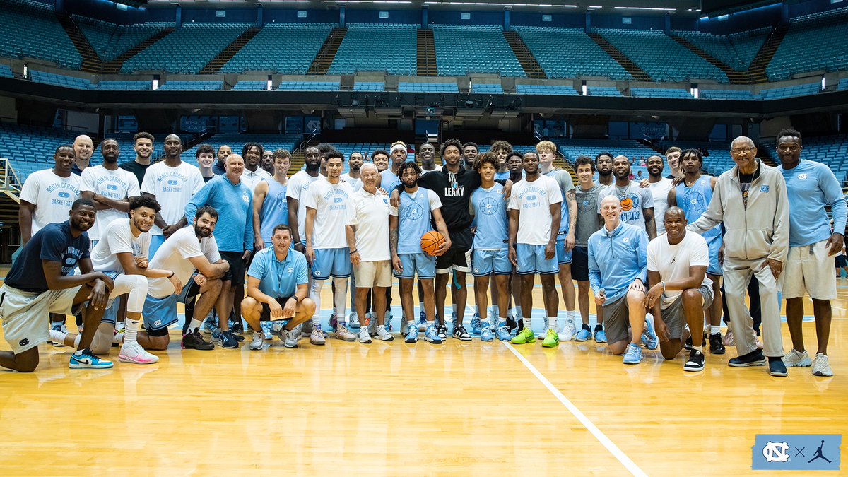 UNC_Basketball's tweet photo. Had the vets back for camp 🙌 https://t.co/4oR6jo4nZr